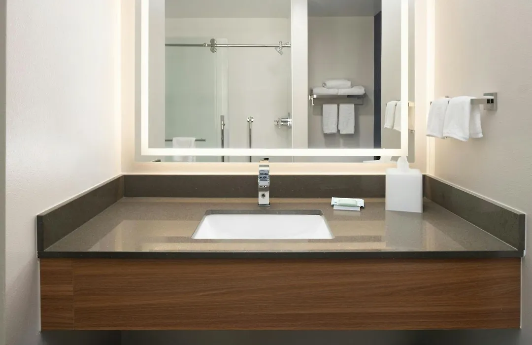 Fairfield Inn & Suites By Marriott Newark Liberty International Airport-1