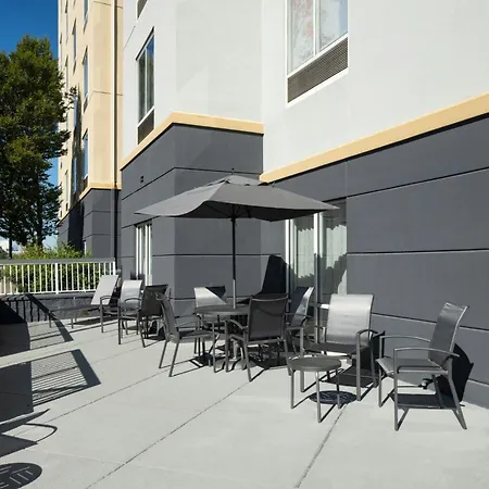 Fairfield Inn & Suites By Marriott Newark Liberty International Airport-2