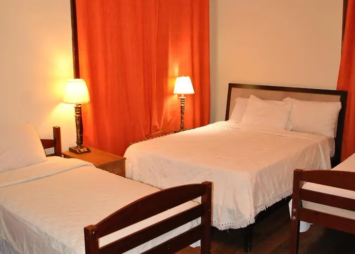 Family Guest House Newark